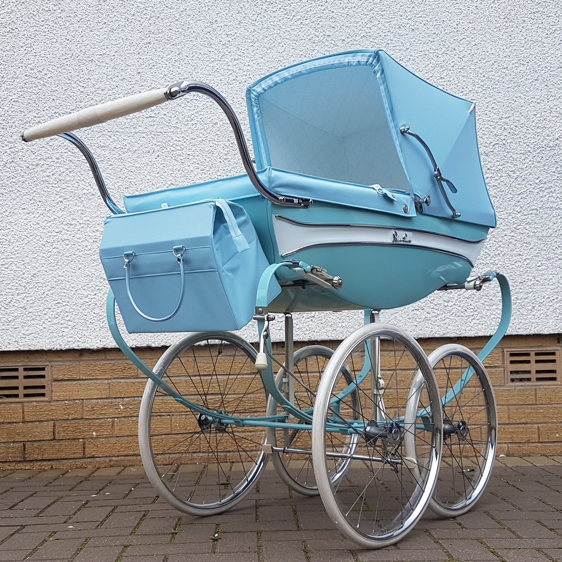 Dior Fendi And Other Luxury Options Abound For Parents On The Stroll The New York Times Dior Fendi And Other Luxury Options Abound For Parents On The Stroll The New York Times