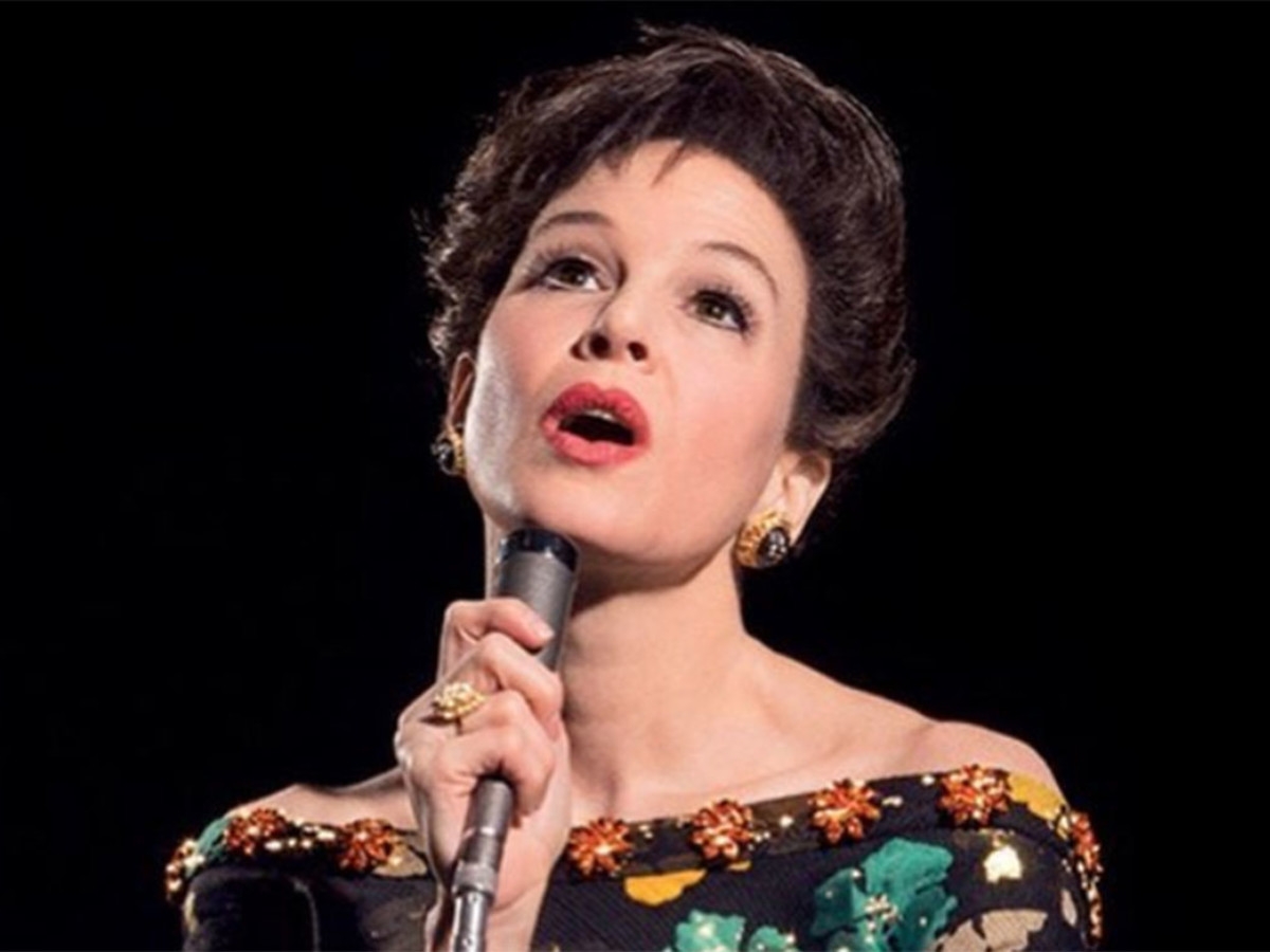 Ren e Zellweger Talks Judy Garland Bridget Jones And More Parade